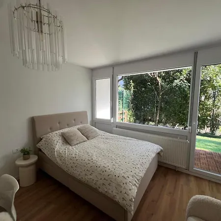 아파트 Designer Oasis With Garden *