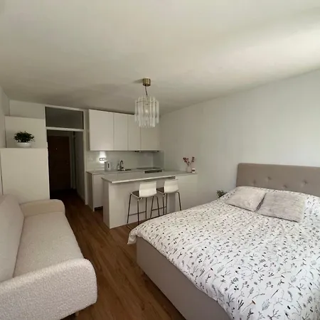 아파트 Designer Oasis With Garden *