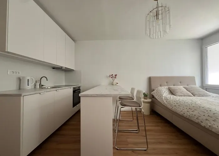 Apartament Designer Oasis With Garden Lublana